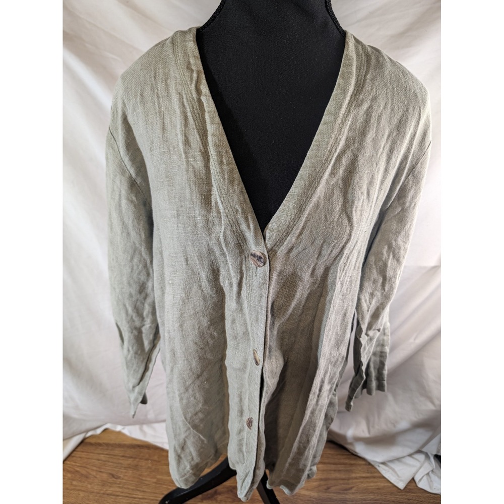 Worlds Apart Lexington KY 100% Line Green Button Down